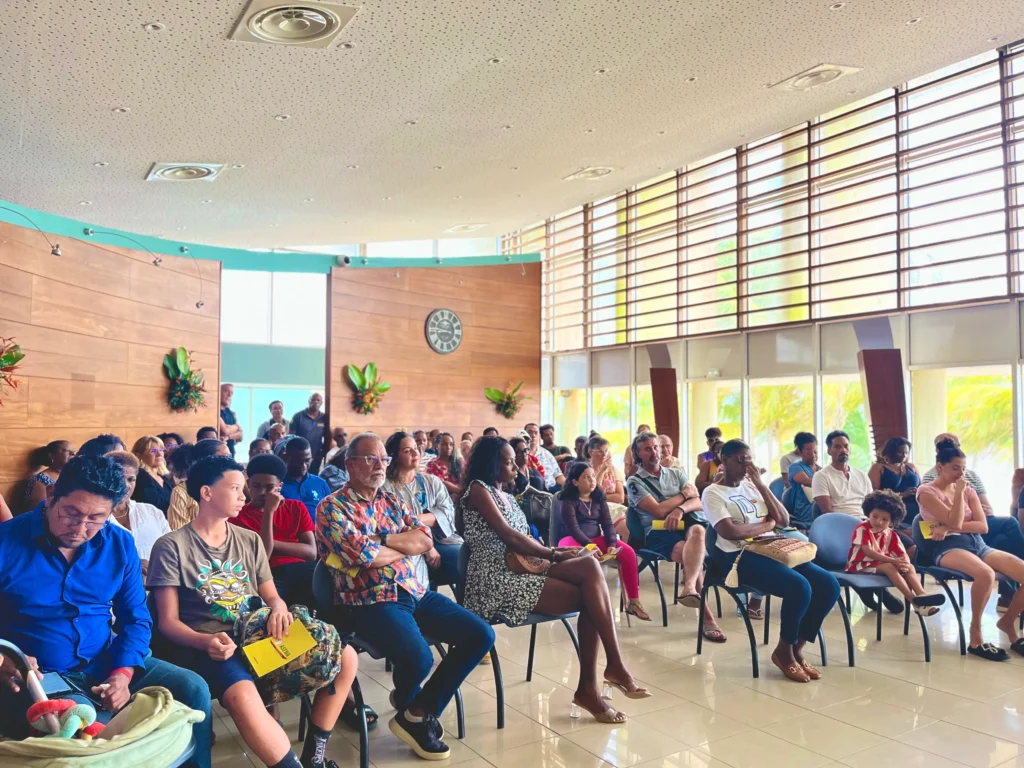 Participants ASEWA rassemblés à Rémire pour une journée solidaire